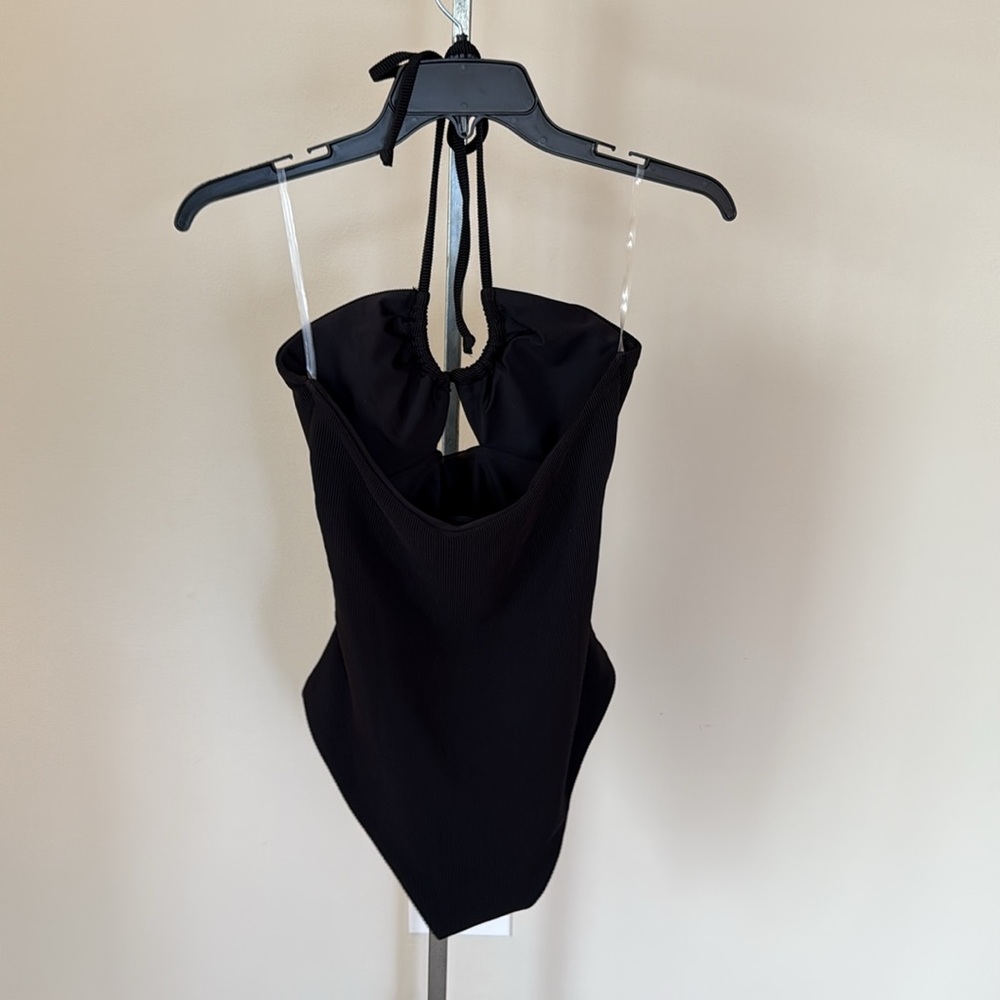 Beach Riot Size Medium Black Ribbed Phoenix Halter One-Piece Swimsuit - Picture 4 of 5